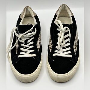 Madewell low top sneakers women’s size 9. Black suede, so cute!